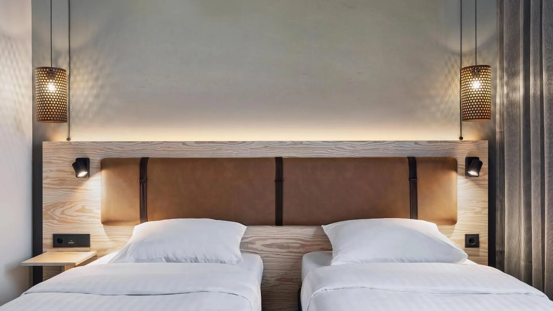 Moxy Frankfurt Airport Kelsterbach Hotel