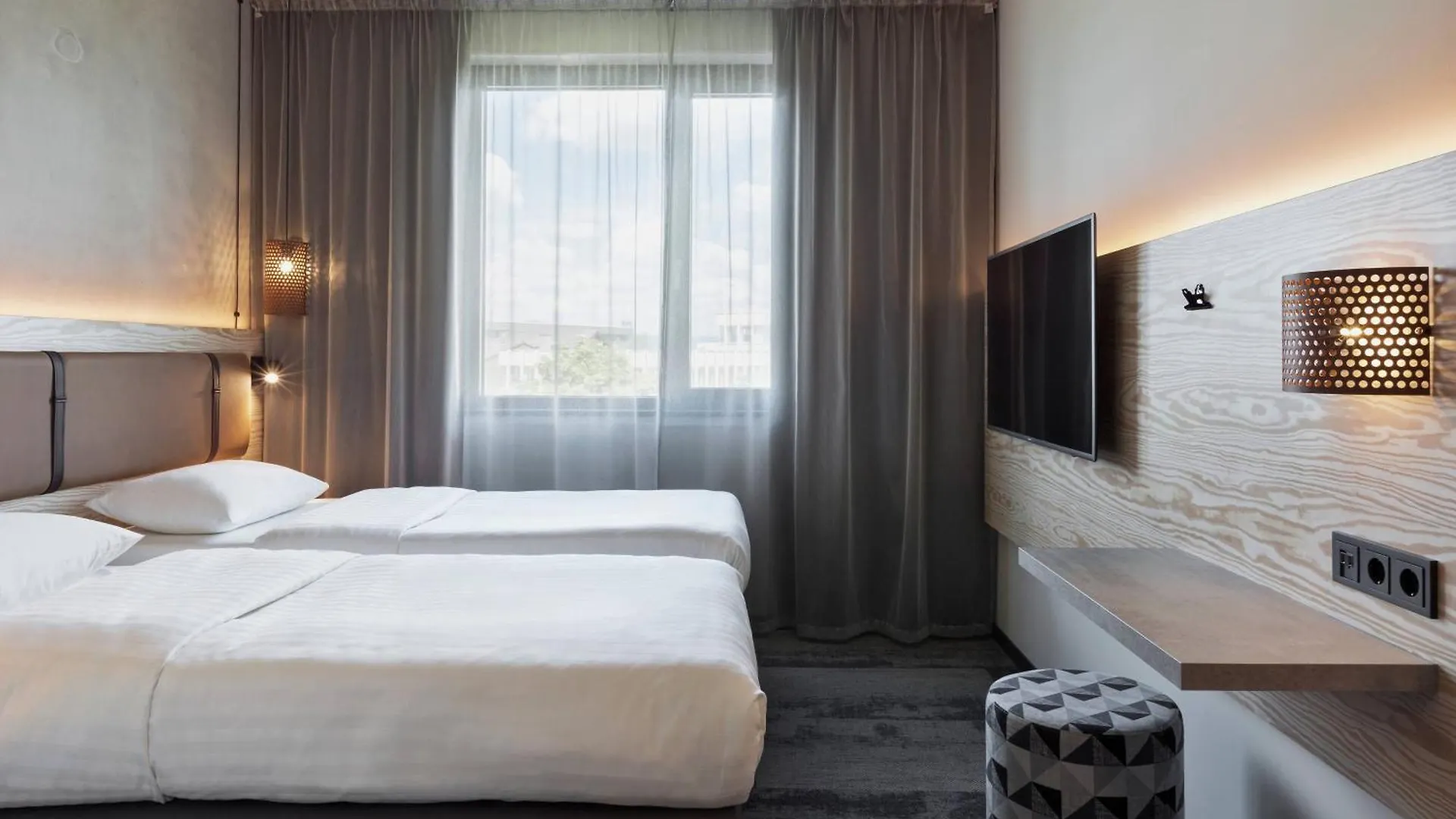 Hotel Moxy Frankfurt Airport Kelsterbach 4*,